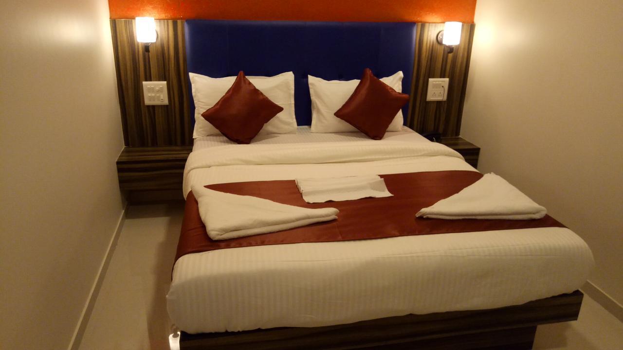 Flagship 83490 Hotel Bently Palace 뭄바이 외부 사진